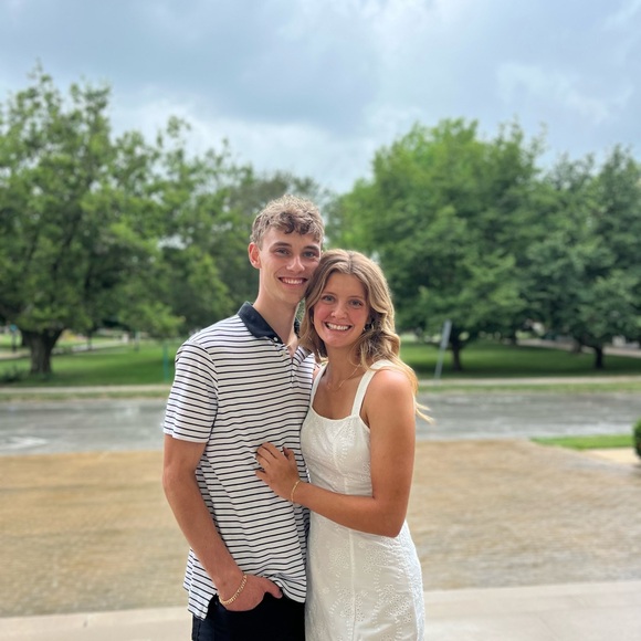 Meet your Posher, Olivia - Picture 2 of 5